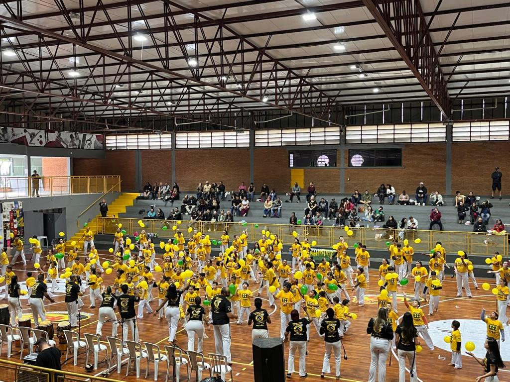 Apresentação de Capoeira reúne alunos da Escola de Esportes e celebra dedicação e evolução na modalidade