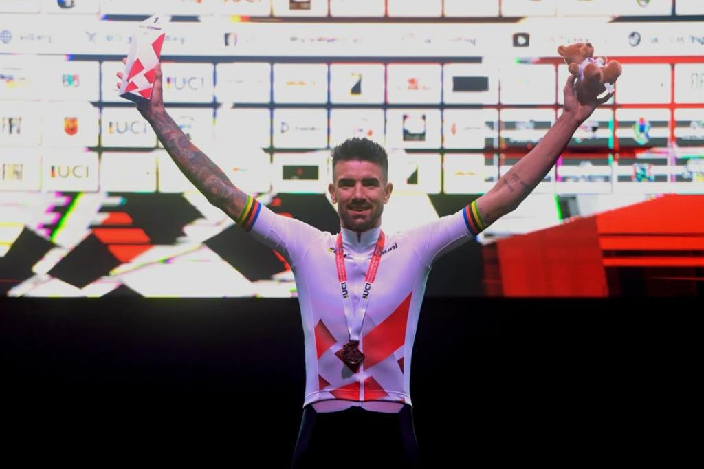 Atleta de Pinda conquista título geral da Copa do Mundo de Paraciclismo de Estrada 2026