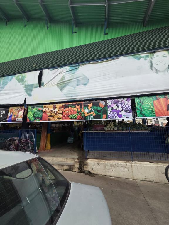 Feira Coberta recebe novos toldos e identidade visual mais moderna em Pinda