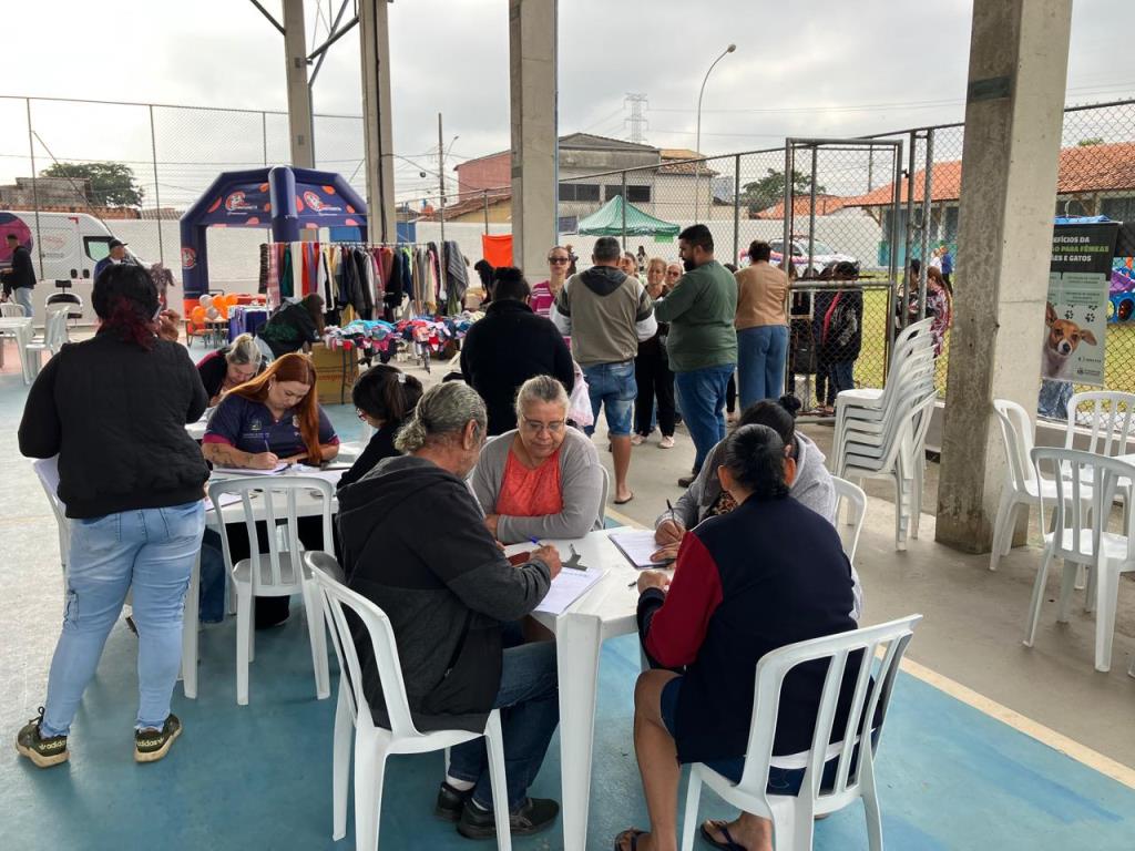 Prefeitura Perto de Você realiza mais de 1.300 atendimentos no Azeredo, Padre Rodolfo e região