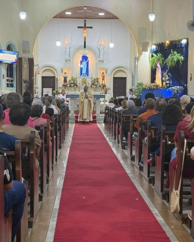 Trezena de Nossa Senhora de Fátima reúne fiéis e movimenta comunidade no bairro Crispim