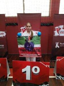 Karatê de Pinda conquista mais dois pódios no Circuito Esporte Escolar