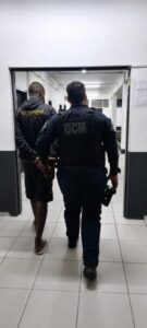 Patrulhamento da GCM resulta em prisão de suspeito por tráfico de drogas