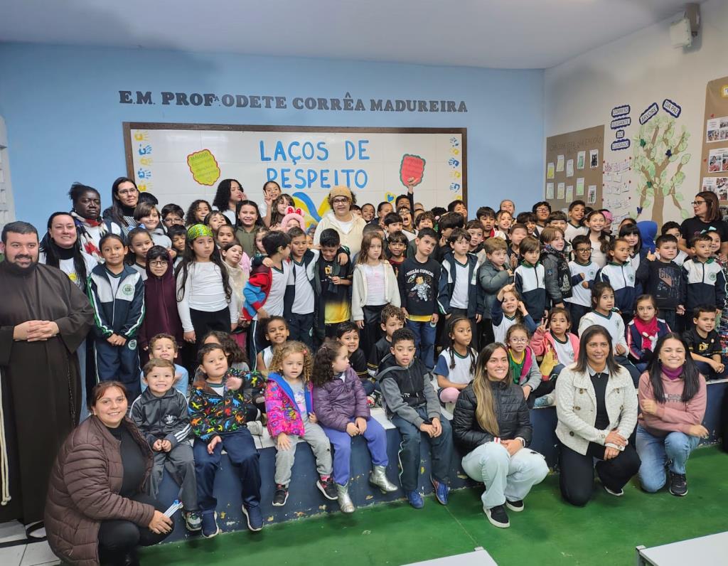 Projeto “Laços de Respeito” fortalece solidariedade e arrecada cerca de 500 quilos de alimentos em escola municipal