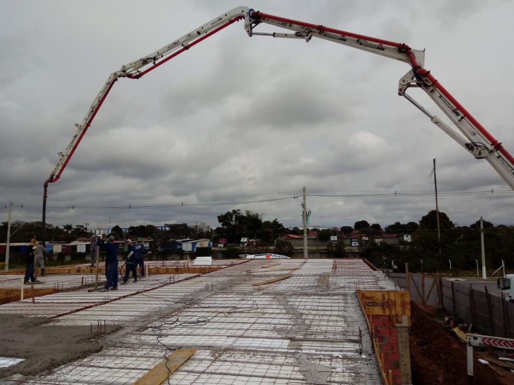 Prefeitura concreta laje da nova UBS Feital/Vista Alegre, que beneficiará até 10 mil pessoas