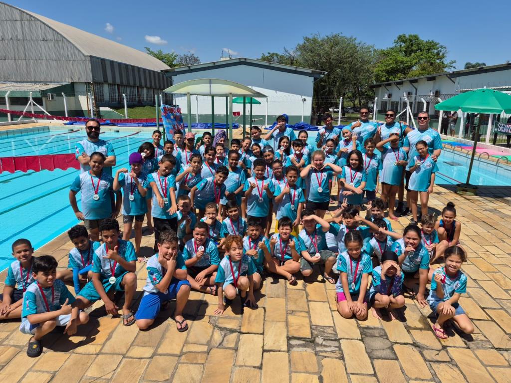 Festival de Natação Infantil reúne alunos da piscina do João do Pulo