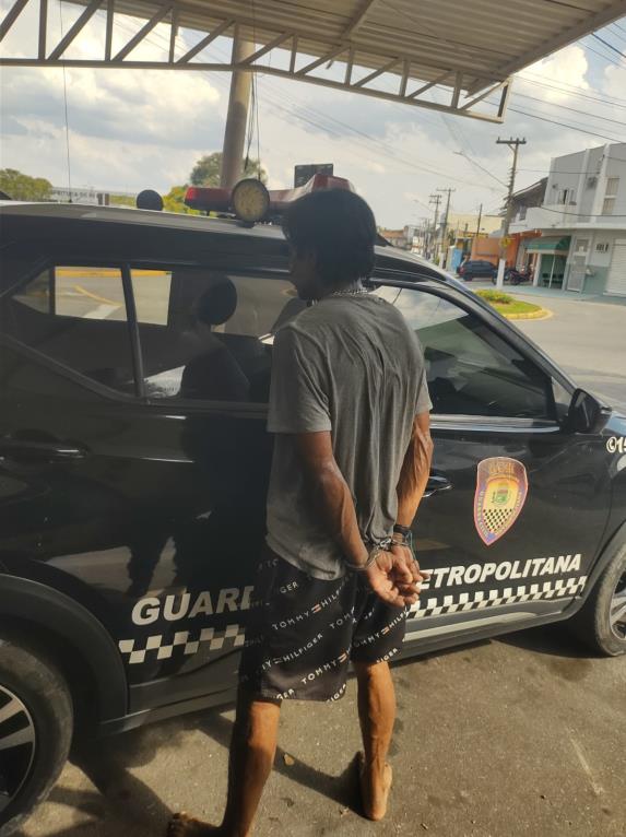 GCM prende em flagrante suspeito de furto no Centro de Pindamonhangaba