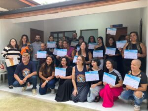 Primeira turma do curso de Banho e Tosa recebe certificados em Pinda